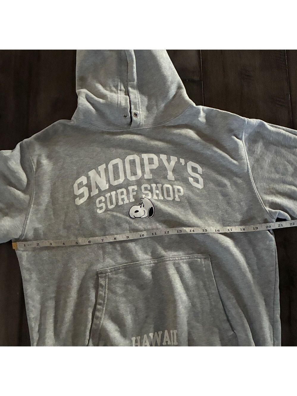 Peanuts Snoopy’s Surf Shop Hawaii Gray Sweatshirt - Size Medium - Picture 8 of 12